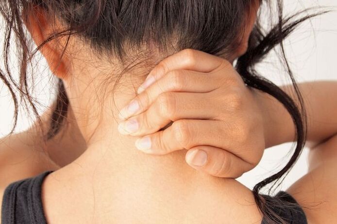 Zervikale Osteochondrose ist bei jungen Frauen weit verbreitet